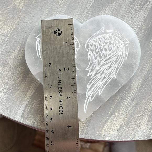 Selenite heart with angel wings - Picture 8 of 8